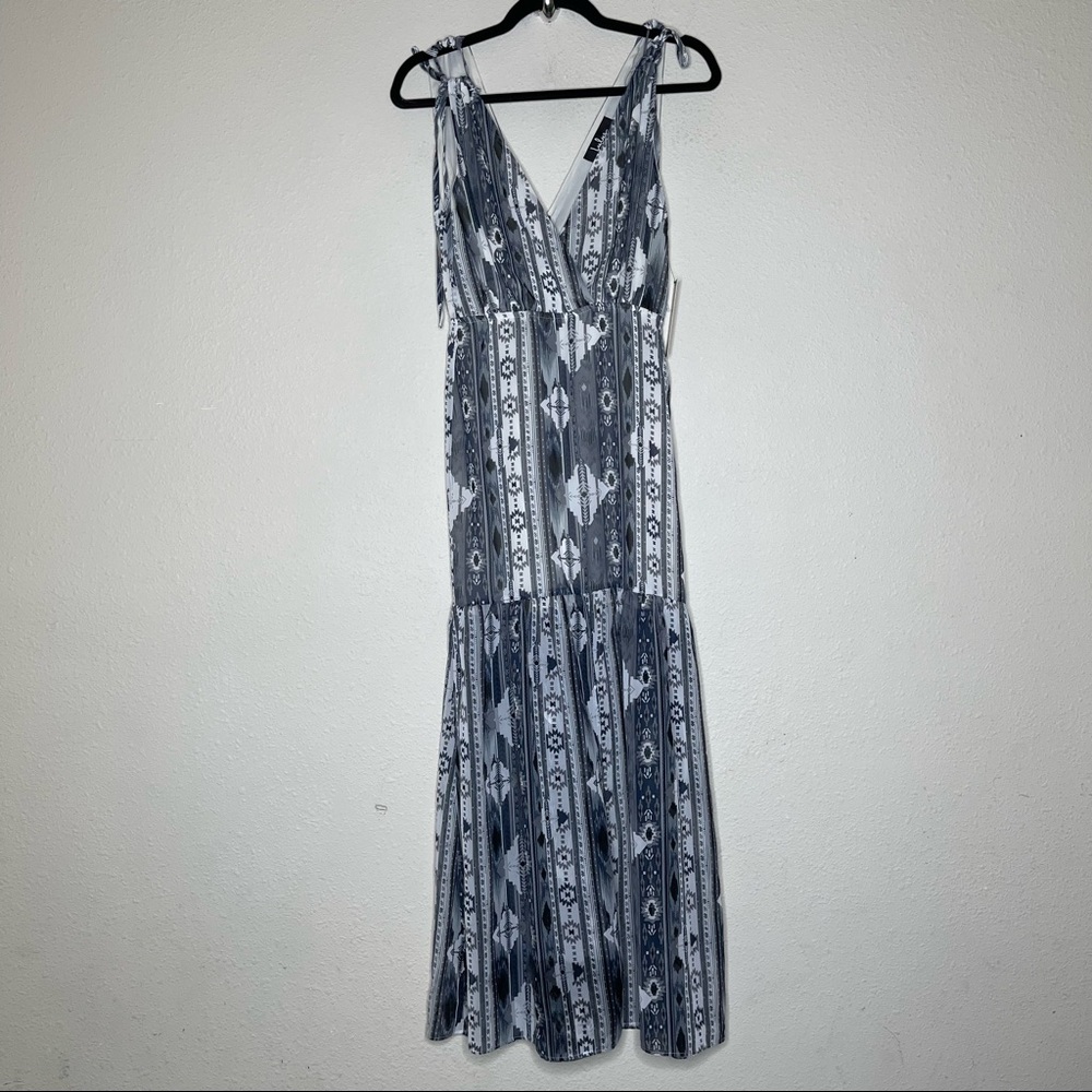 LuLus Black White Printed Tiered Sleevless Maxi Dress